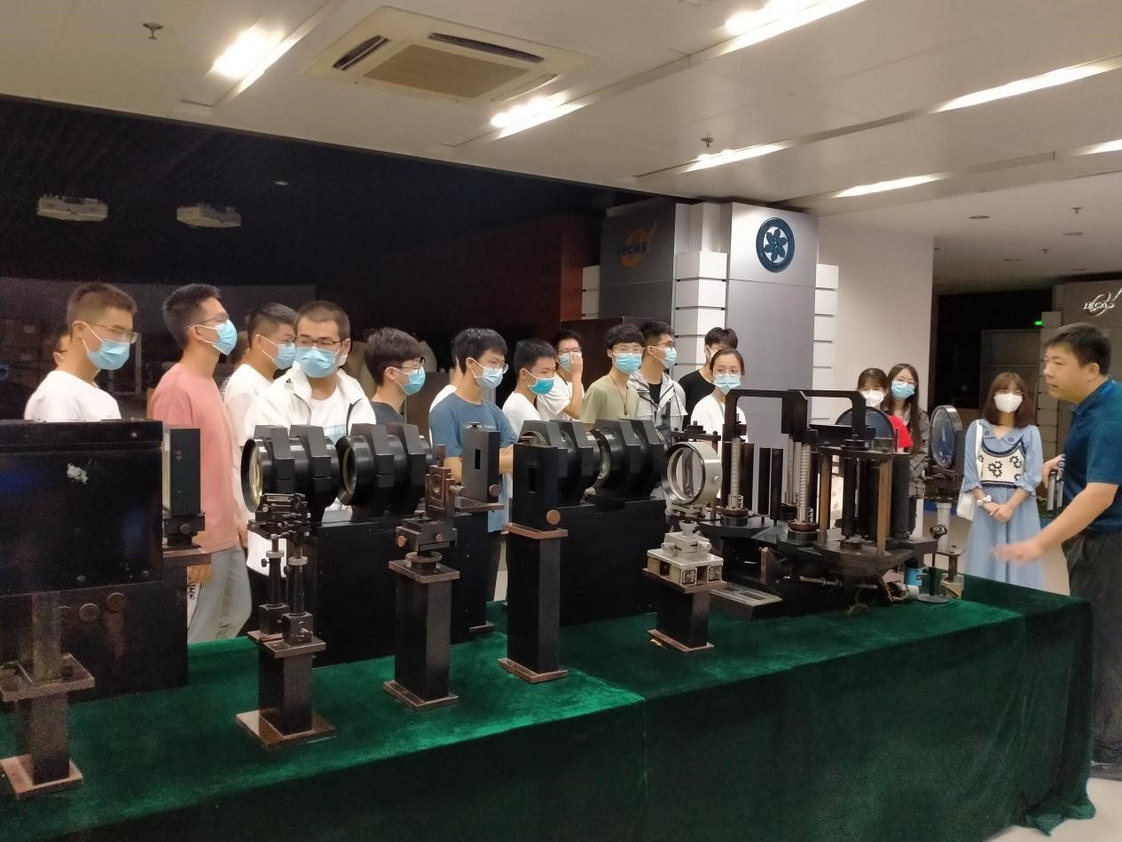 电子学院举行本科生开学典礼