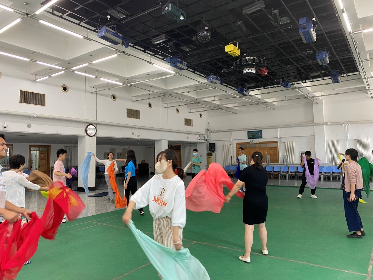 本科新生适应舞动团体辅导活动举办